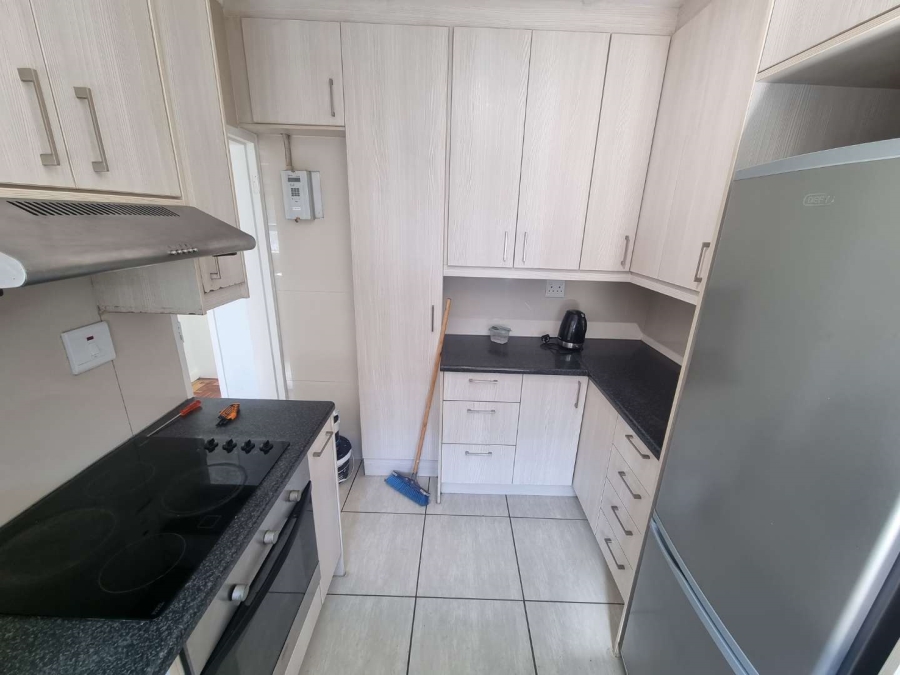 To Let 2 Bedroom Property for Rent in Diep River Western Cape